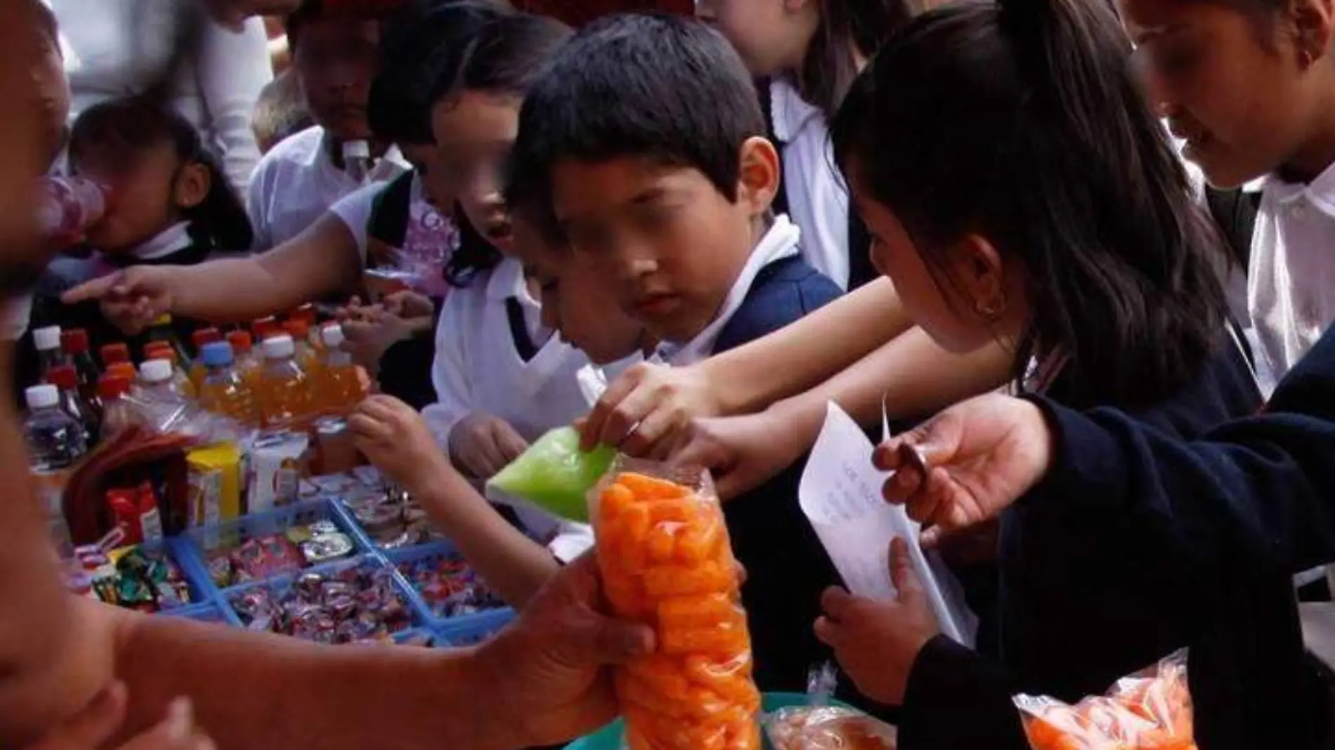 venta de comida chatarra en escuelas